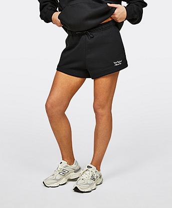 Womens Linear Fleece Short 