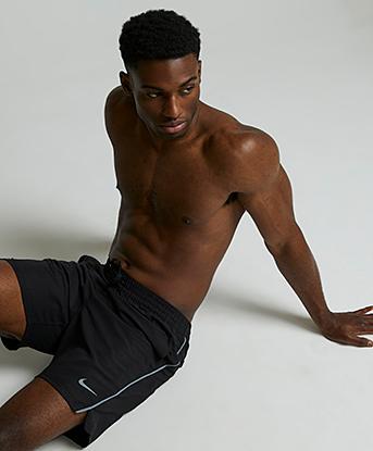 Contend 7 Inch Volley Short