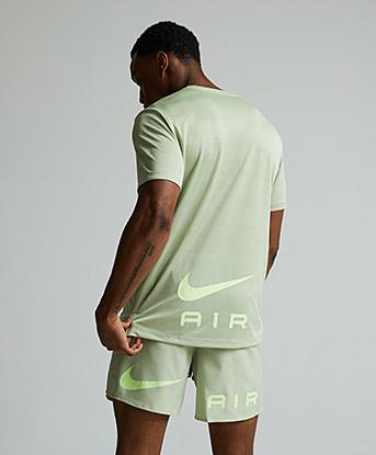 Swoosh Air Run Miler Jacket