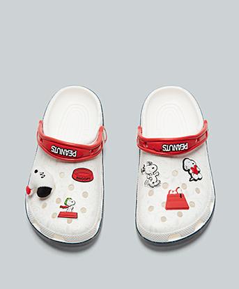 Junior Classic 'Peanuts' Clog
