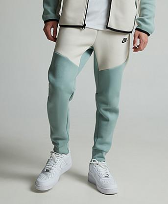 トップス NikeFleece Joggers Reflective Details NikeFleece Joggers Reflective Details Nike Tech Fleece