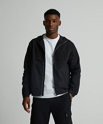 Celebre Core Windbreaker