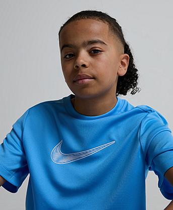 nike t shirt junior