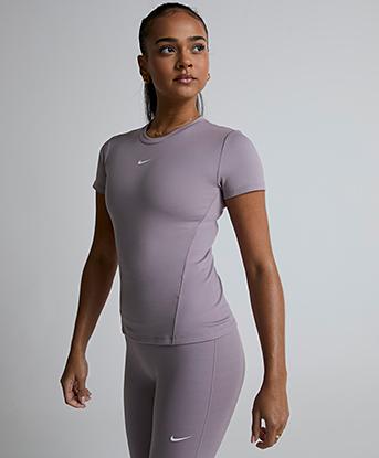 nike tight fit shirt women's