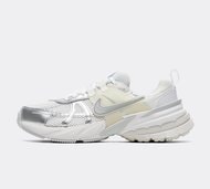 Nike Womens V2K Run Trainer - White - Size 7