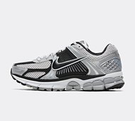 Nike Womens Zoom Vomero 5 Trainer - Silver - Size 8