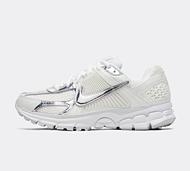 Nike Womens Zoom Vomero 5 Trainer - White - Size 3